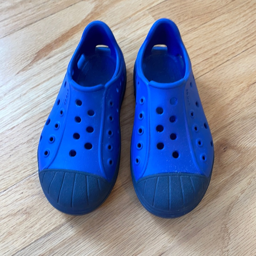 CROCS nearly new!